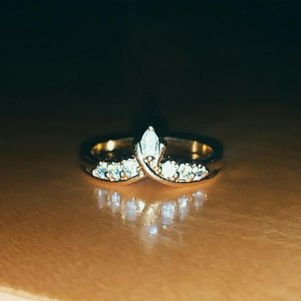 Dimond gold ring